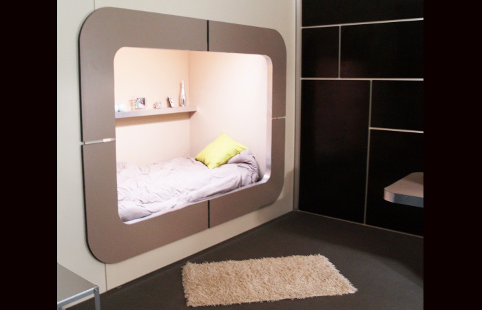 Docu-fiction. Les r&eacute;fugi&eacute;s climatiques de Herv&eacute; CORBIERE et Laurent PHILTON, 2009. Chef d&eacute;corateur : Th&eacute;ophile de MONTALIVET.