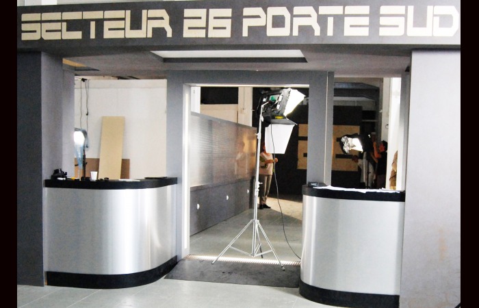 Docu-fiction. Les r&eacute;fugi&eacute;s climatiques de Herv&eacute; CORBIERE et Laurent PHILTON, 2009. Chef d&eacute;corateur : Th&eacute;ophile de MONTALIVET.